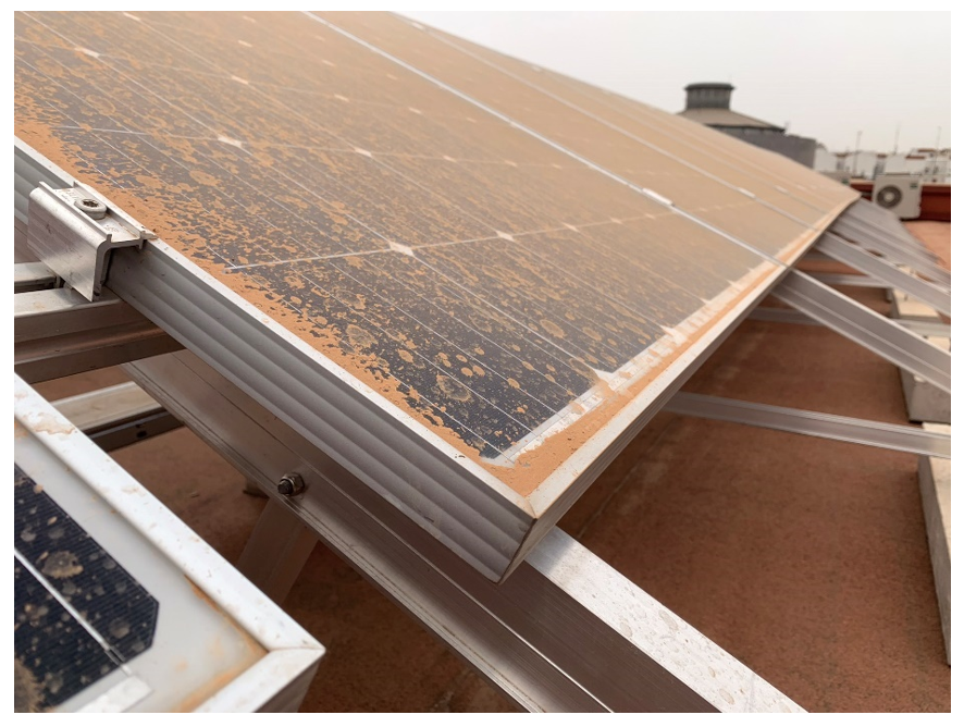Calima en paneles Solar Academy