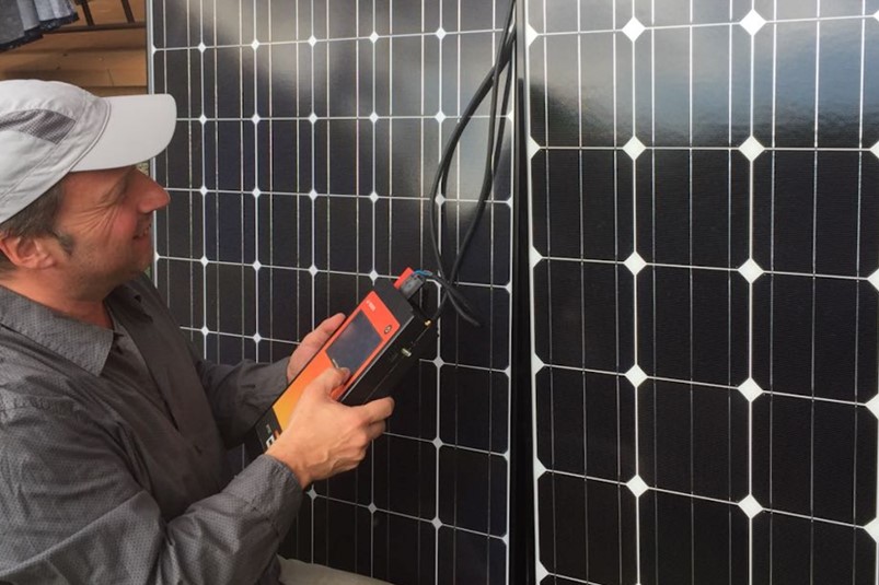 Medición móvil de la potencia de módulos fotovoltaicos