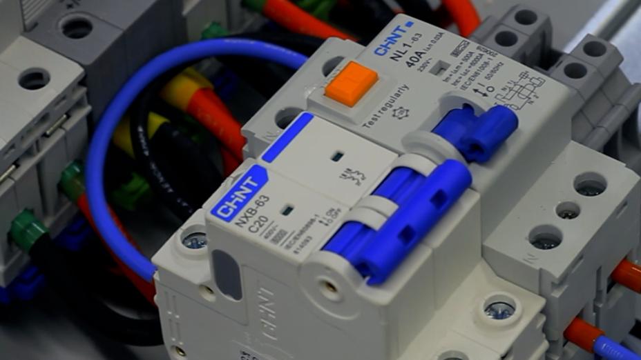 Proteções elétricas de baixa tensão.